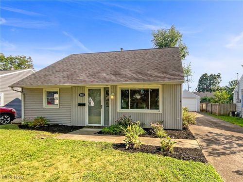 2846 Lincoln St, Lorain, OH, 44052-2709 | Card Image
