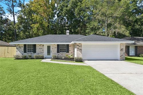 636 9th St, Slidell, LA, 70458-1512 | Card Image