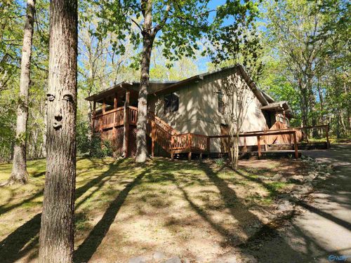 73 County Road 66, Fort Payne, AL, 35967-8028 | Card Image