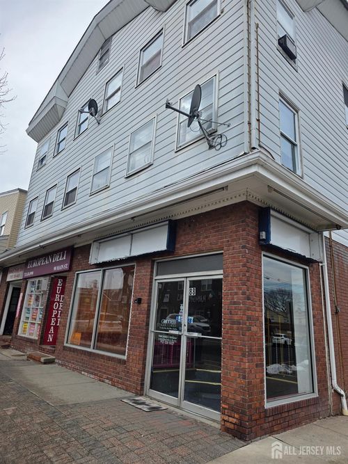 92-88 Main St, Woodbridge, NJ, 07095-2820 | Card Image