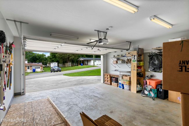 327 S Fowler St, House other with 3 bedrooms, 2 bathrooms and null parking in Clinton TN | Image 24