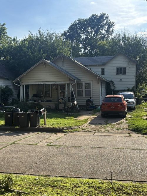 207 Michigan St, Winfield, KS, 67156-2448 | Card Image