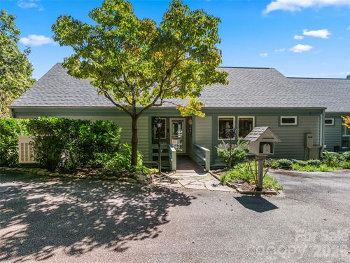 114 Sunny View Ln, Flat Rock, NC, 28731-8562 | Card Image