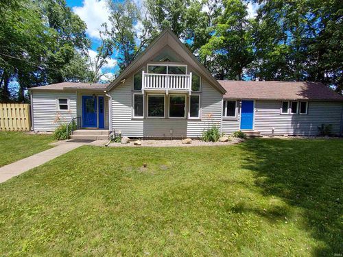301 Twin Oaks Dr, Middlebury, IN, 46540-9538 | Card Image