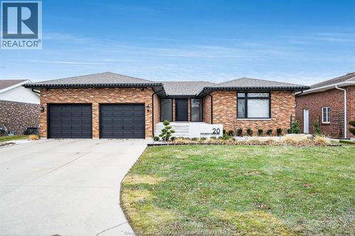 20 Elizabeth Cres, Leamington, ON, N8H4Y1 | Card Image