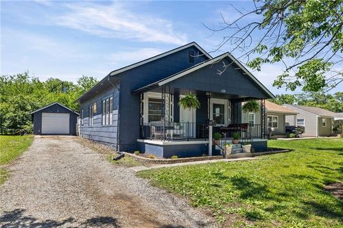 520 N Cherry St, Ottawa, KS, 66067-1612 | Card Image