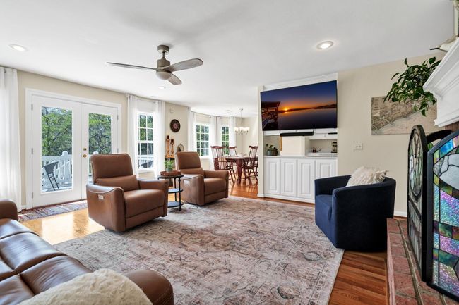 photo edisto living room five | Image 6