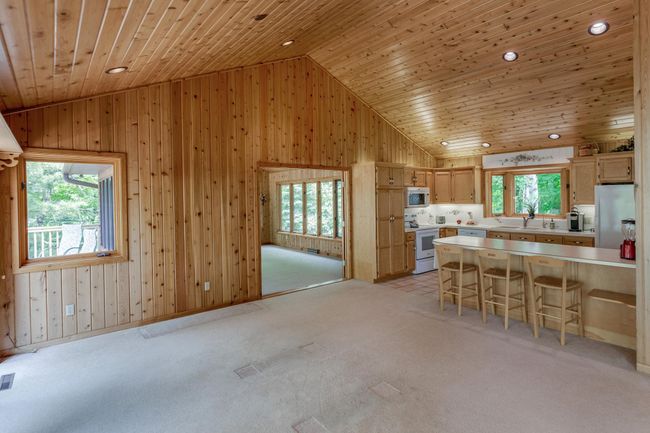 Pretty kitchen and dining room! | Image 14