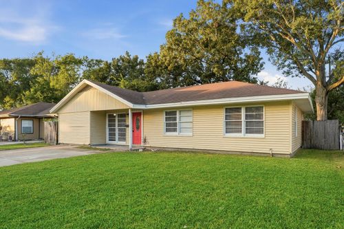 2918 Tarpey Ave, Texas City, TX, 77590-6830 | Card Image