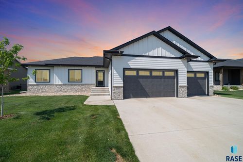 508 Highland St, Harrisburg, SD, 57032-2735 | Card Image