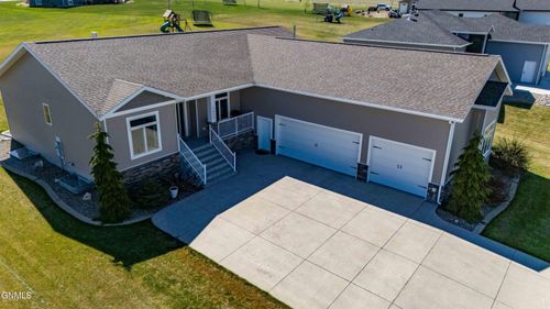 7623 Hawktree Drive, Bismarck, ND, 58503 | Card Image