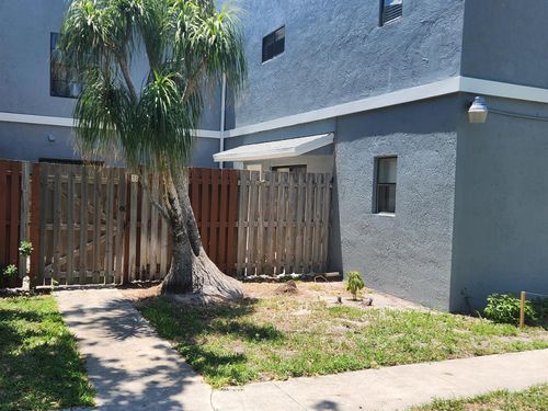 apt-d-21 Crossings Cir, Boynton Beach, FL, 33435-2188 | Card Image