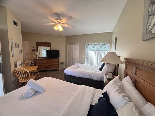 b-8423 Mulligan Cir, Port St Lucie, FL, 34986-3294 | Card Image