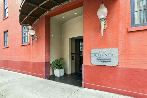 317-330 Julia St, New Orleans, LA, 70130-3682 | Card Image