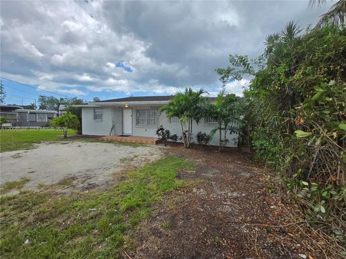 0-11800 Sw 216th St, Miami, FL, 33170 | Card Image