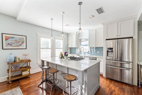 506 Willard St, Houston, TX, 77006-2148 | Card Image