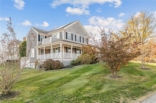 137 Prospect Ln, Portsmouth, RI, 02871-3921 | Card Image