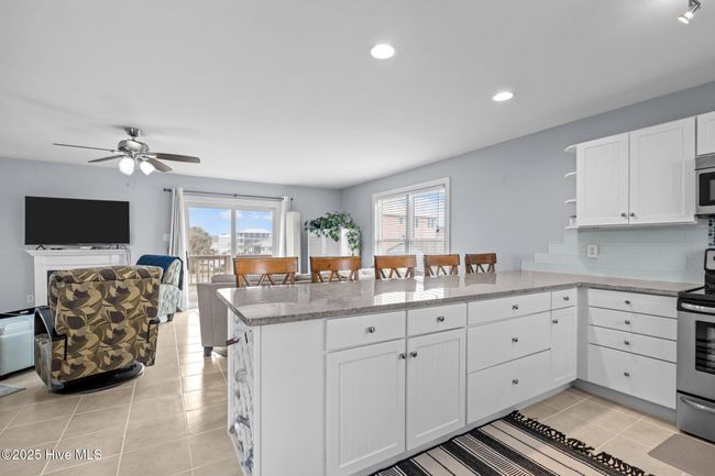 1 - 208 Beaufort Ave, Condo with 2 bedrooms, 3 bathrooms and null parking in Atlantic Beach NC | Image 23