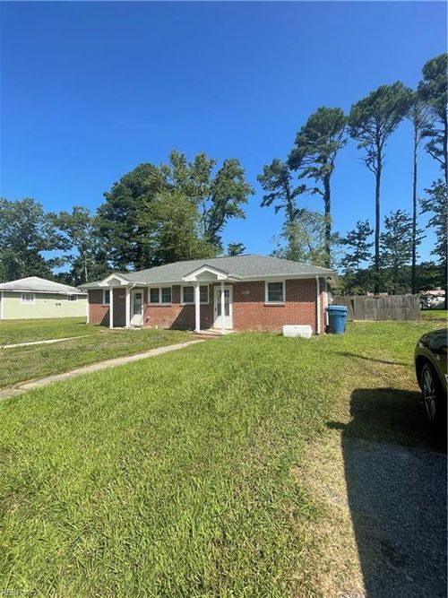 1140 Beautiful St, Virginia Beach, VA, 23451-5810 | Card Image