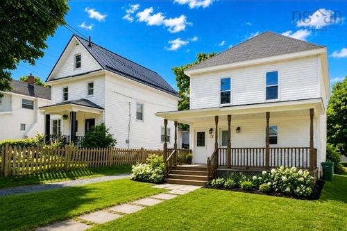 25 Jubilee Ave, Stellarton, NS, B0K0A2 | Card Image