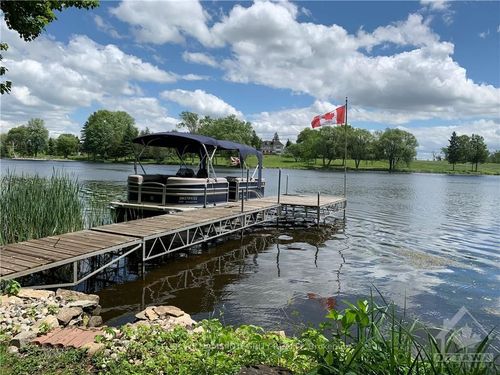 1388 Commodore Lane, Kars, ON, K0A2E0 | Card Image