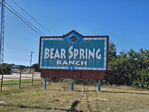 457 Country Ln, Castroville, TX, 78009 | Card Image