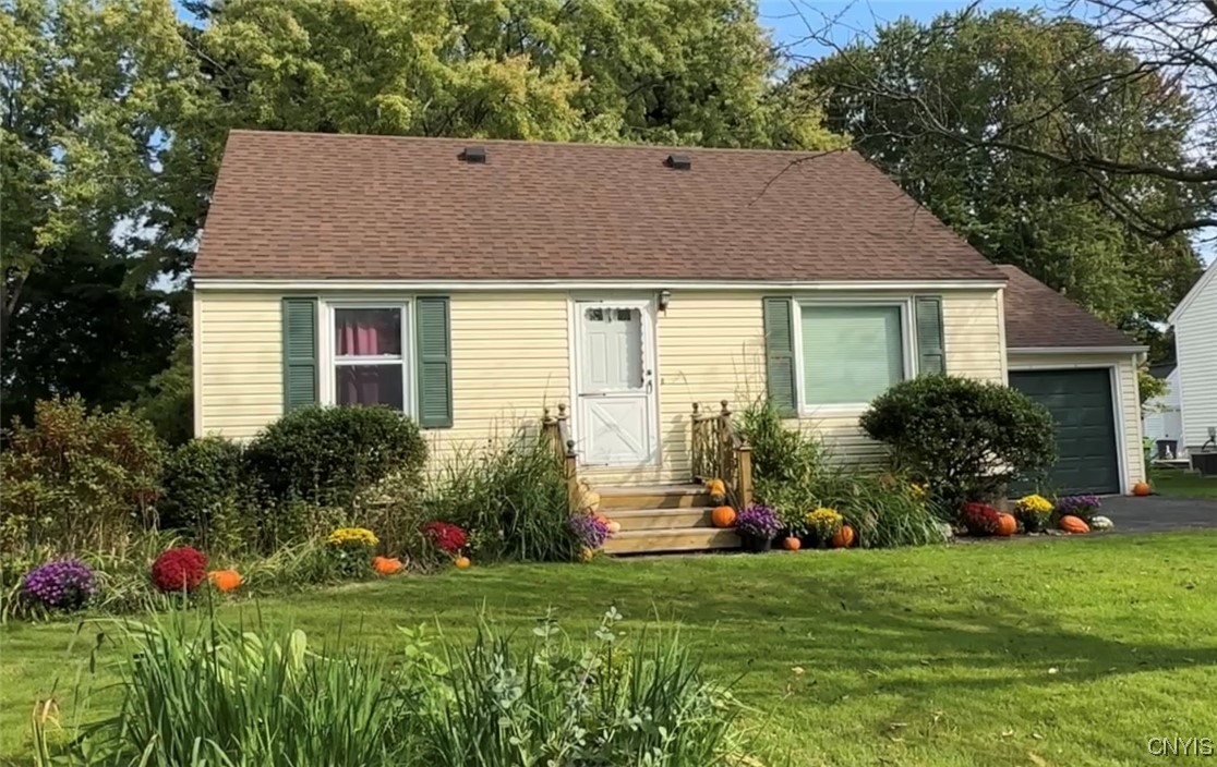 Palmer Dr, Syracuse, NY 13212