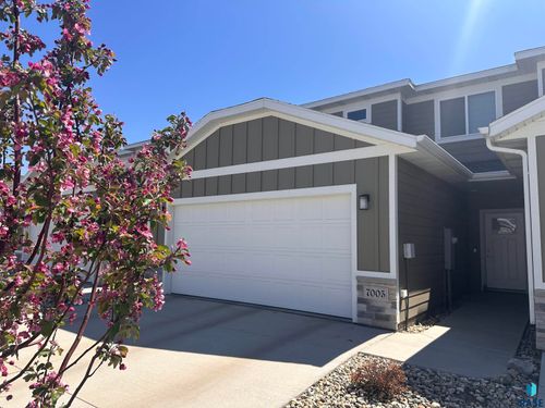 7005 W Gresford Pl, Sioux Falls, SD, 57106-2665 | Card Image