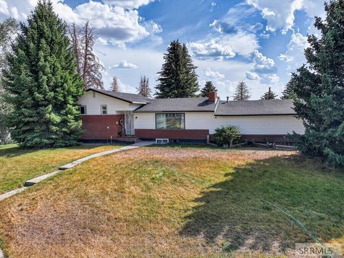 415 Sunset Dr, Arco, ID, 83213-8749 | Card Image