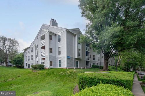 7108-10300 Appalachian Cir, OAKTON, VA, 22124-2744 | Card Image