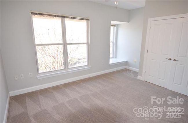558 E 9 Th St, Condo with 2 bedrooms, 3 bathrooms and null parking in Charlotte NC | Image 8
