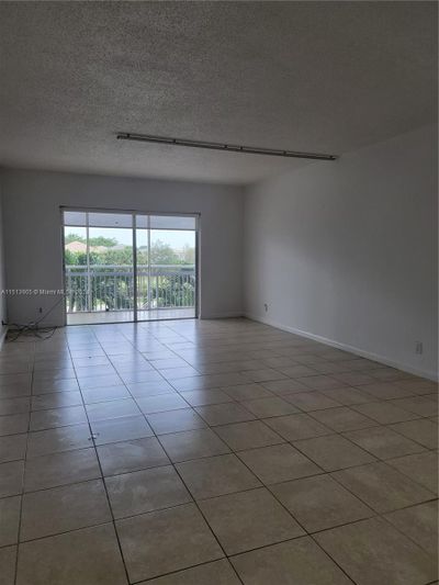 304-A - 4400 Hillcrest Dr, Condo with 1 bedrooms, 1 bathrooms and null parking in Hollywood FL | Image 2