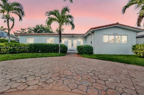 5207 Hayes St, Hollywood, FL, 33021-4626 | Card Image