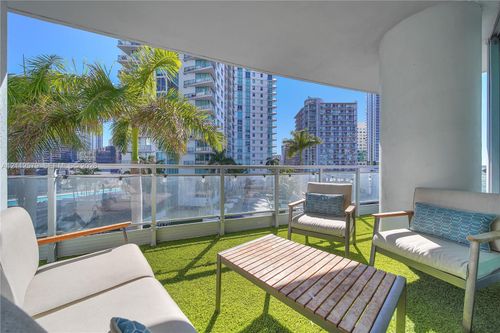 1213-90 Sw 3rd St, Miami, FL, 33130-4021 | Card Image