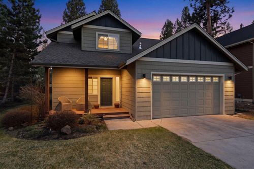 19811 Kenzie Ave, Bend, OR, 97702-3065 | Card Image