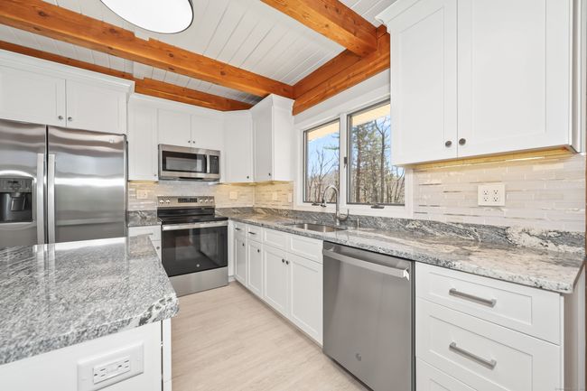 254 Wright Rd, House other with 3 bedrooms, 2 bathrooms and 12 parking in Collinsville CT | Image 6