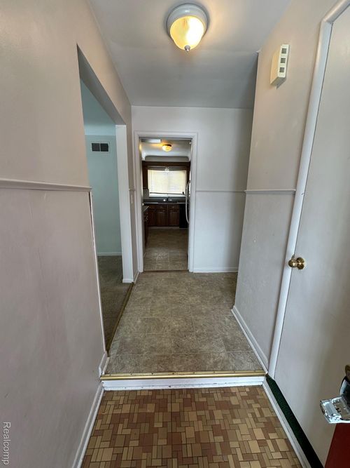 14621 Rosemary Boulevard, Oak Park, MI, 48237 | Card Image