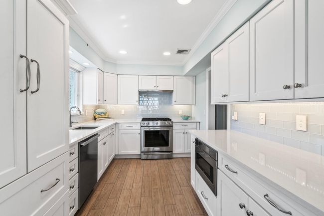 242 Asharoken Ave, House other with 4 bedrooms, 3 bathrooms and null parking in Northport NY | Image 11