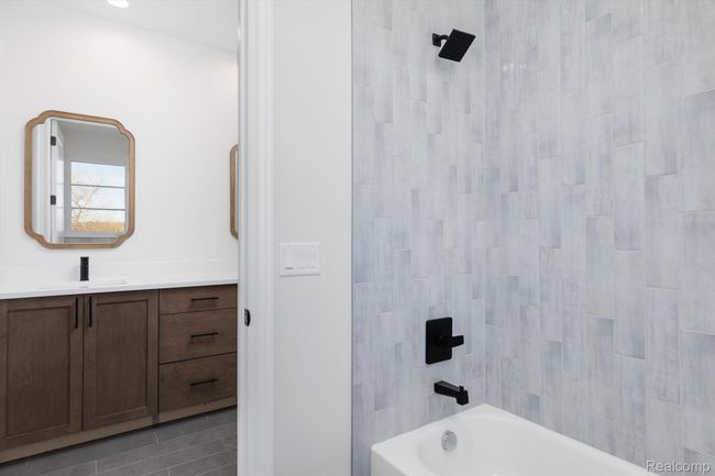 Main Bath | Image 20