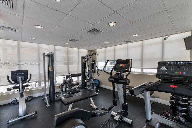 APT-718 - 2030 S Douglas Rd, Condo with 2 bedrooms, 2 bathrooms and null parking in Coral Gables FL | Image 32