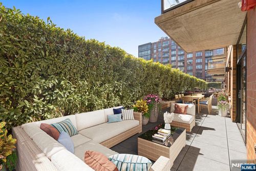 1100 Maxwell Ln, Hoboken, NJ, 07030-6882 | Card Image