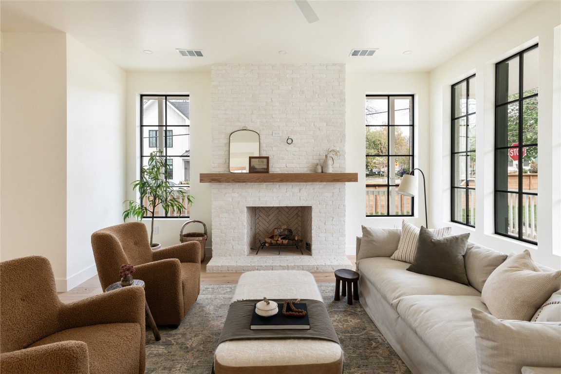 Sinclair Ave, Austin, TX 78756