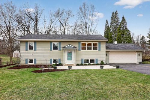4N170 Wiant Rd, West Chicago, IL, 60185-1135 | Card Image