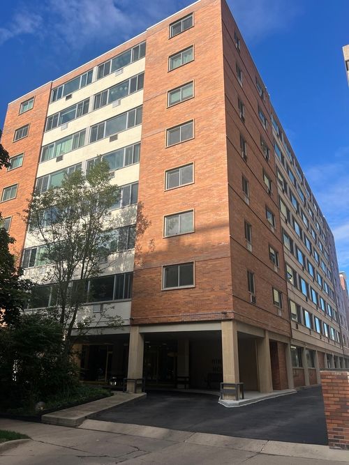 apt-211-1516 Hinman Ave, Evanston, IL, 60201-4658 | Card Image