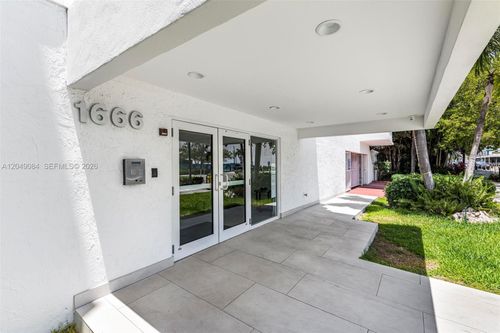 404-1666 W Ave 404, Miami Beach, FL, 33139 | Card Image