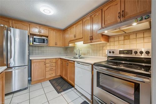 161 Stephanie Dr, Guelph, ON, N1K1X7 | Card Image