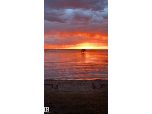 419 1 Ave, Ma Me O Beach, AB, T0C1X0 | Card Image