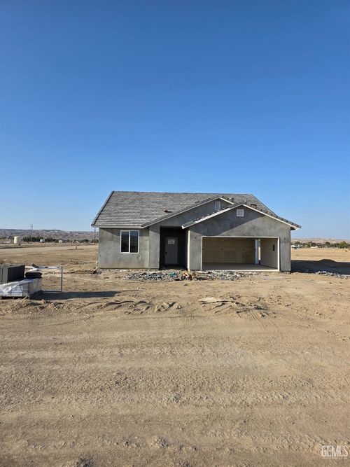 28102 Valley West Rd, Taft, CA, 93268 | Card Image