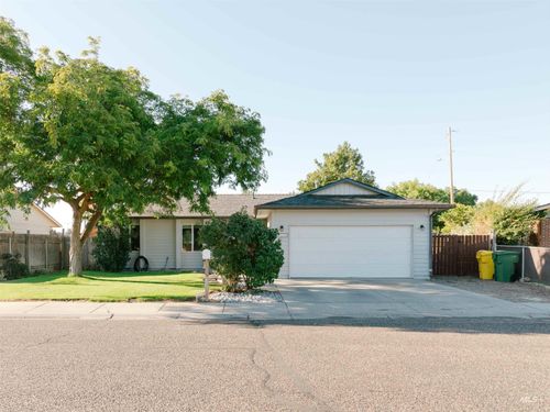 2556 Sw 2nd Ave, Ontario, OR, 97914-1868 | Card Image