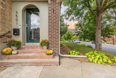 Inviting Enclosed Entry/Porch | Image 3